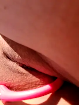 young_dairy01 - Young_dairy01's free webcam