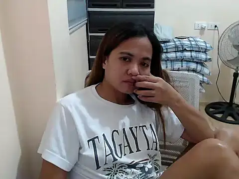 xTheLastVIRGINx webcam