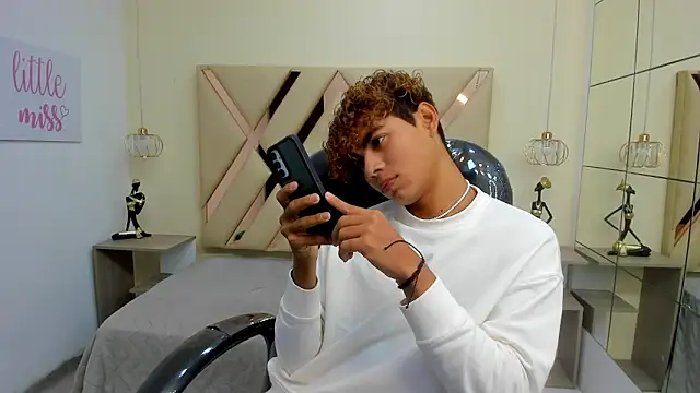 anyelo_twink - Anyelo_Twink's free webcam - UK Sex Cams