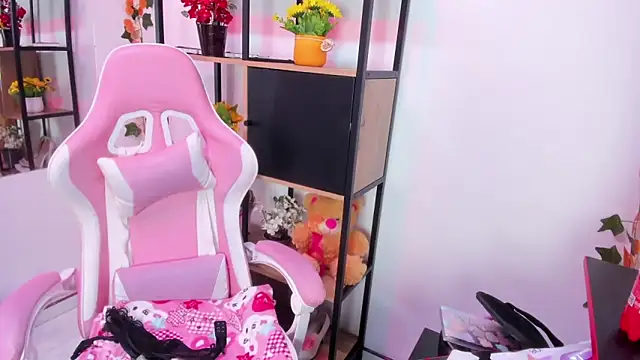 emmily_walker - Emmily_Walker's free webcam - UK Sex Cams