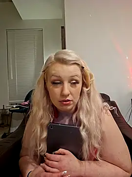 Webcam Model (VirginDaisy)  is live.Free join now!