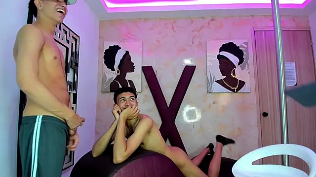 TWINKS_FRIENDS webcam