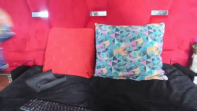 Emma_And_Darling webcam