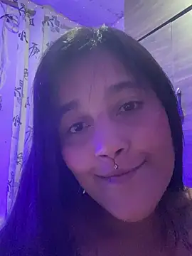 TwoHotGirlsLive webcam