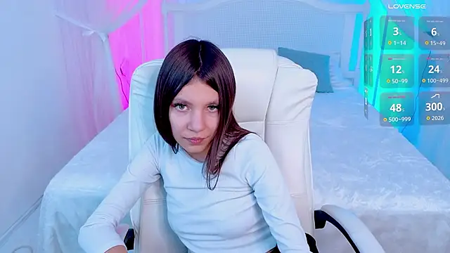 Little__Lunaa webcam