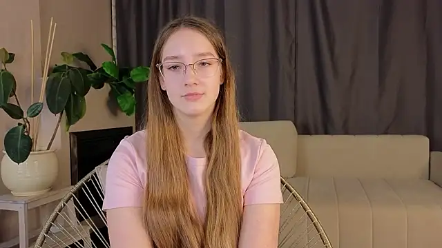 MidnightAstra webcam