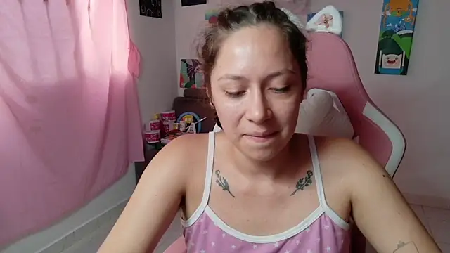 mommymiaws - MommyMiaWs's free webcam - UK Sex Cams