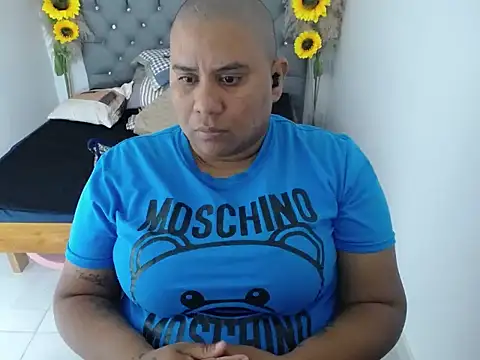 hotlesby_valery webcam