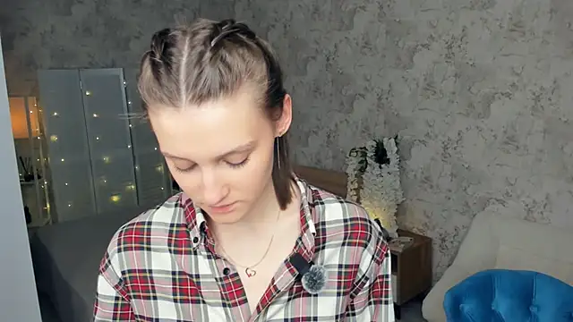 liannebynon - LianneBynon's free webcam