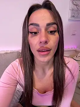 Webcam Model (-Alisa)  is live.Free join now!