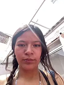 Ninffa_pinkk21 webcam