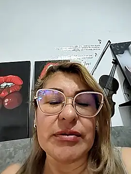 Webcam Model (AlexxiaaMat)  is live.Free join now!