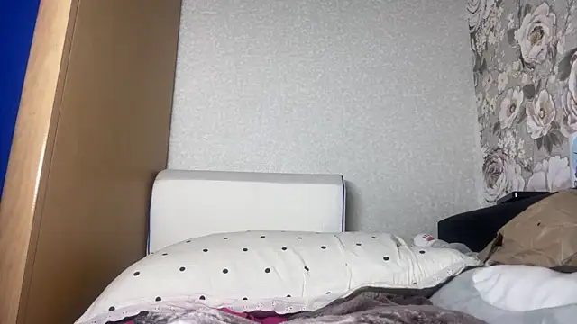 MissEvelynGlow webcam