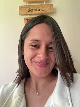 Webcam Model (Alice_milf_)  is live.Free join now!