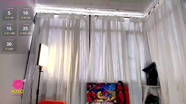 LatexDevil_Blondie webcam