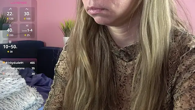 elly_babe - Elly_Babe's free webcam - UK Sex Cams