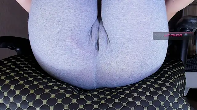 Cameltoe_squirt_inPants webcam