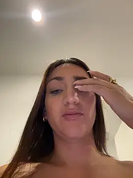 Ninabigtitied webcam