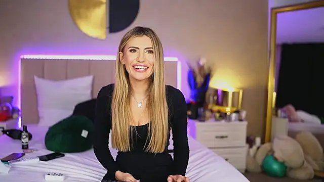 EvellineClaire webcam