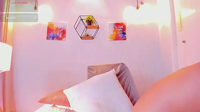 Karlaliones69 webcam