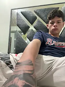 andy12912 (M twink) - Show