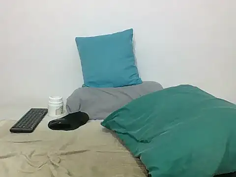 triistan_king10 - TRIISTAN_KING10's free webcam - UK Sex Cams