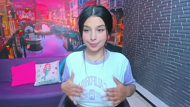 Small_naughty_ webcam