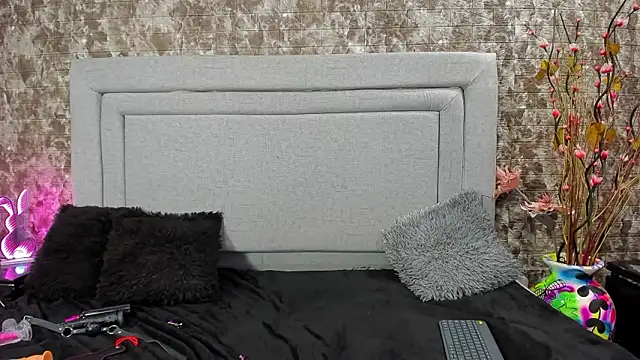 annymoreau - AnnyMoreau's free webcam