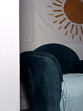 kisavixen - KisaVixen's free webcam - UK Sex Cams