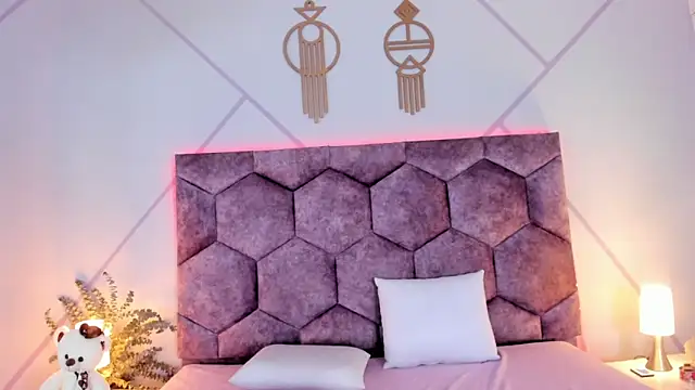 aurora_collinss_ webcam