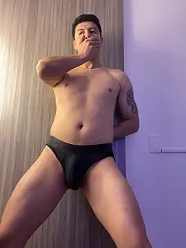 Goldenknight33 webcam