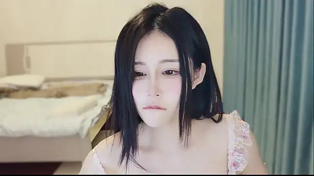 yiyi_3523 - Yiyi_3523's free webcam