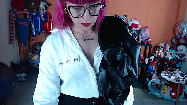 missmiia2 - MissMiia2's free webcam