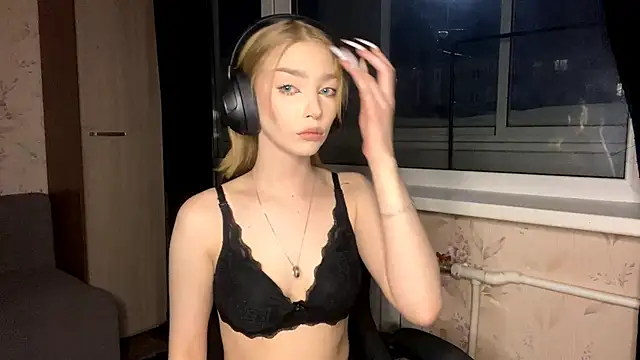 alphahokes - AlphaHokes's free webcam