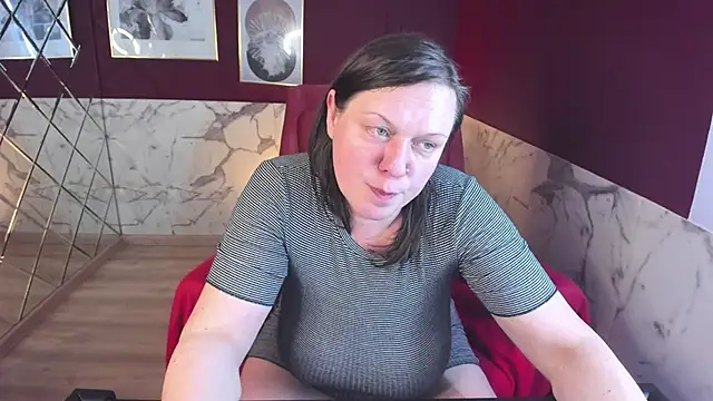 KellyPerfection webcam