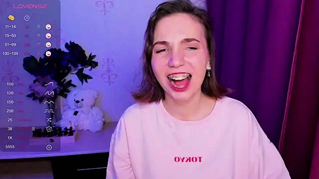 KindHazelHere_ webcam