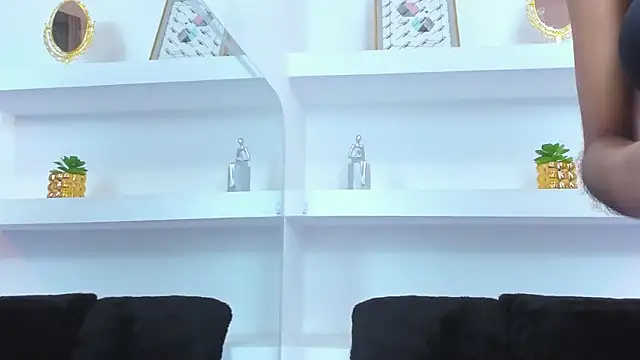 IsabellaMonet webcam