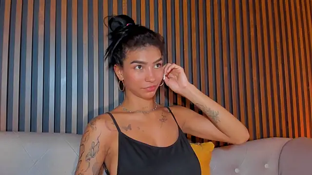 LauraAristizabal webcam