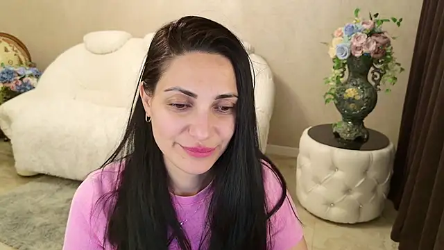 LovelyBeatrice webcam