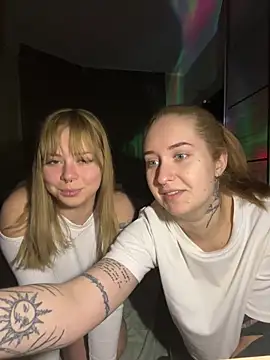 xxx_sandra_ (G young) - Topless both