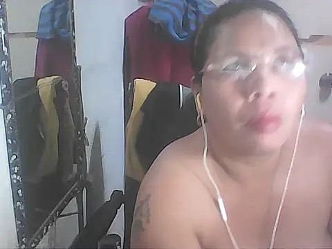 hotwet_mama4uxx - Hotwet_mama4uxx's free webcam