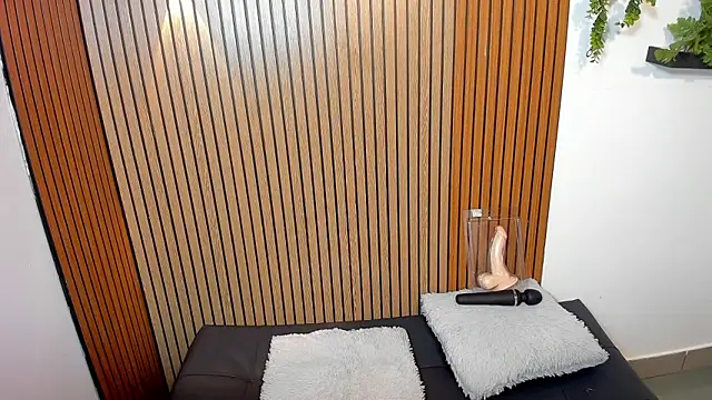 ScarletRose10 webcam