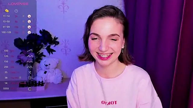 KindHazelHere_ webcam