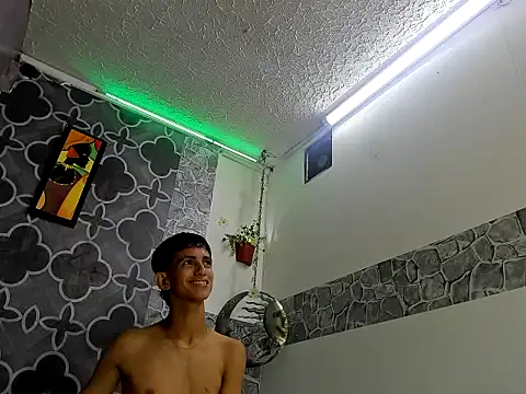 axel_strongx18 webcam