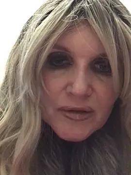 snejnaya - Snejnaya's free webcam - UK Sex Cams