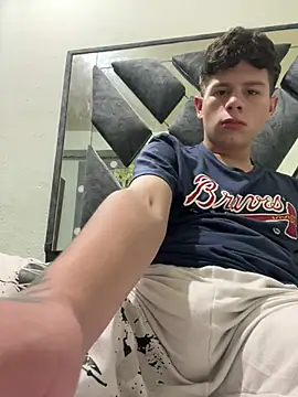 andy12912 (M twink) - Show