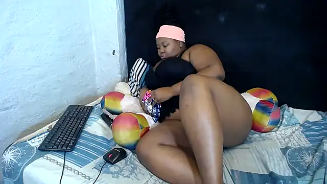 SexyBubblies96 webcam