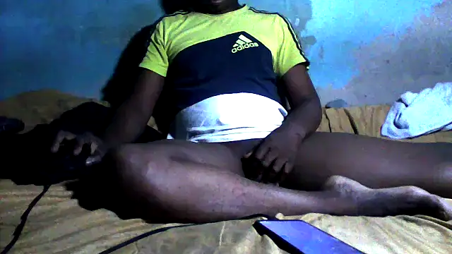 little__joy (Ask my age) - naked and finger hole