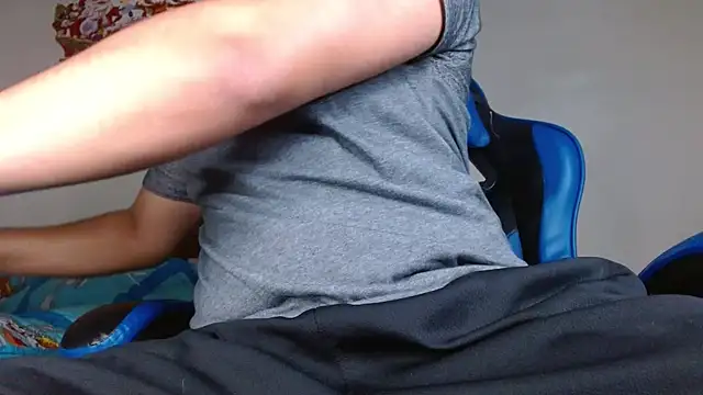 sexyboy-bigclit - SexyBoy-Bigclit's free webcam - UK Sex Cams