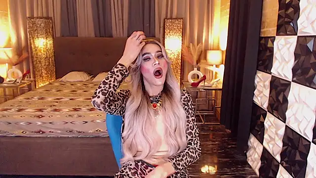 MonstrousCockDiva webcam